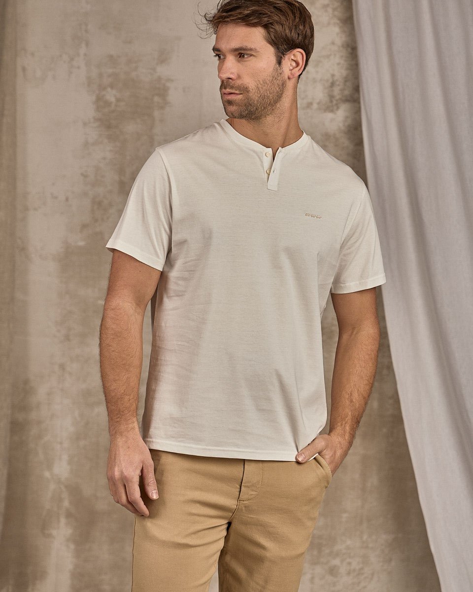 T-shirt col tunisien blanc