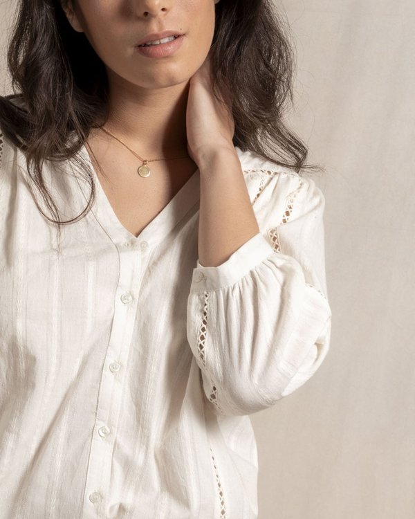 Chemise détail jour échelle Chemise détail jour échelle