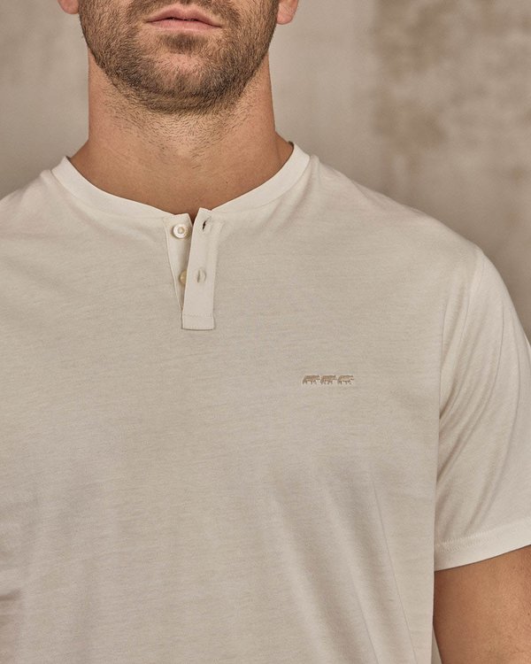 T-shirt col tunisien blanc T-shirt col tunisien blanc