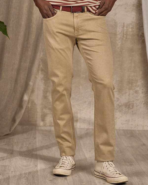 Jean coupe ajustée beige Jean coupe ajustée beige