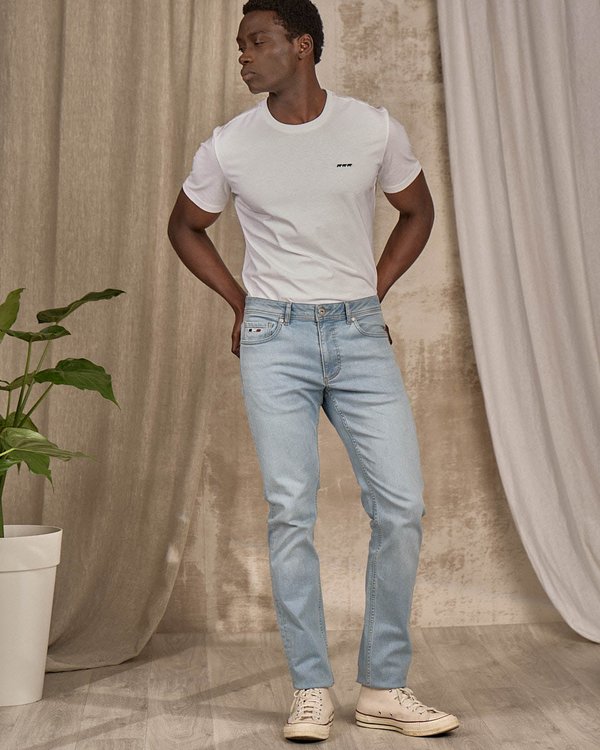 Jean coupe ajustée bleu Jean coupe ajustée bleu