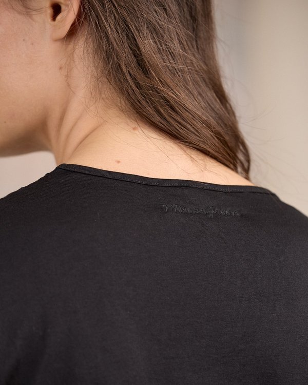 T-shirt à dentelle noir T-shirt à dentelle noir