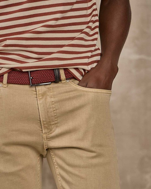 Jean coupe ajustée beige Jean coupe ajustée beige