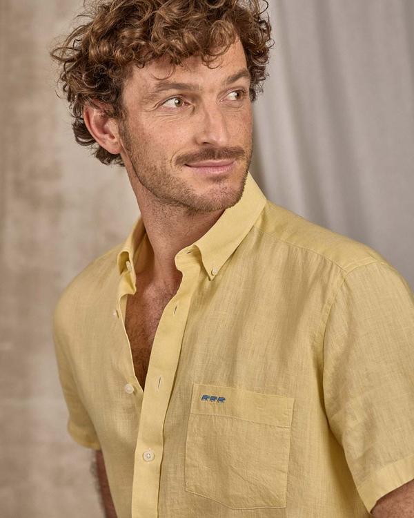 Chemise unie jaune Chemise unie jaune