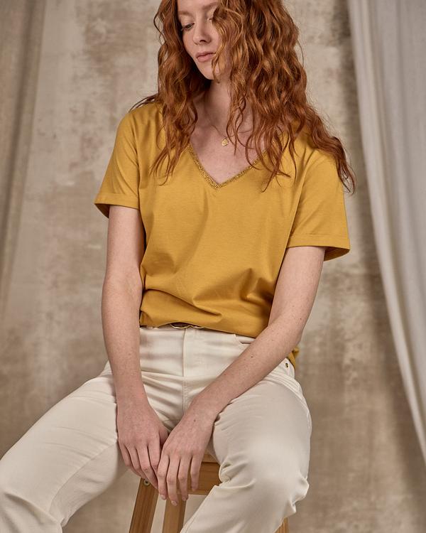 T-shirt col V lurex jaune T-shirt col V lurex jaune