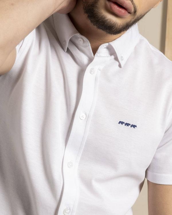 Chemise manches courtes unie broderie trois vaches 100% Coton