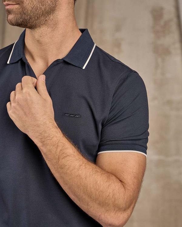 Polo sans bouton bleu Polo sans bouton bleu