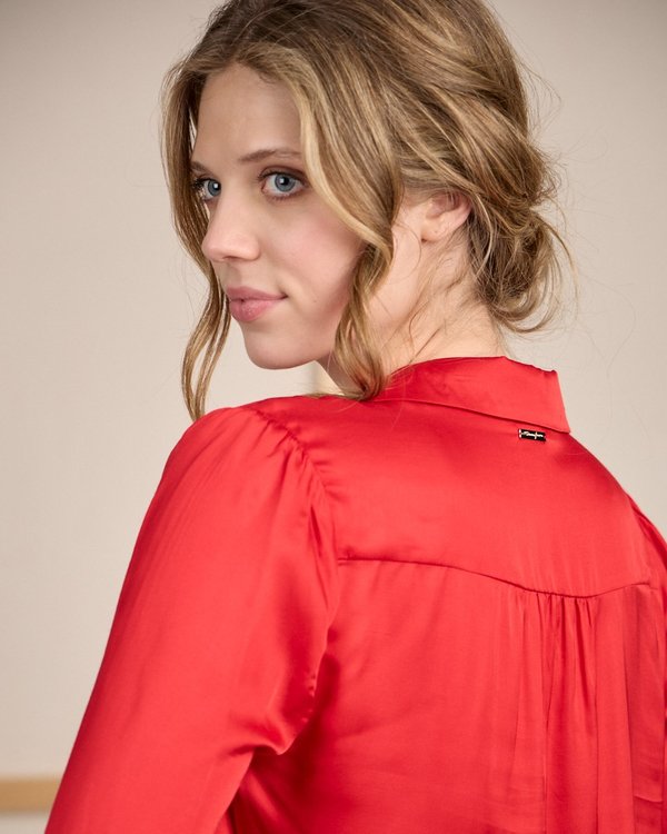 Blouse satinée rouge Blouse satinée rouge